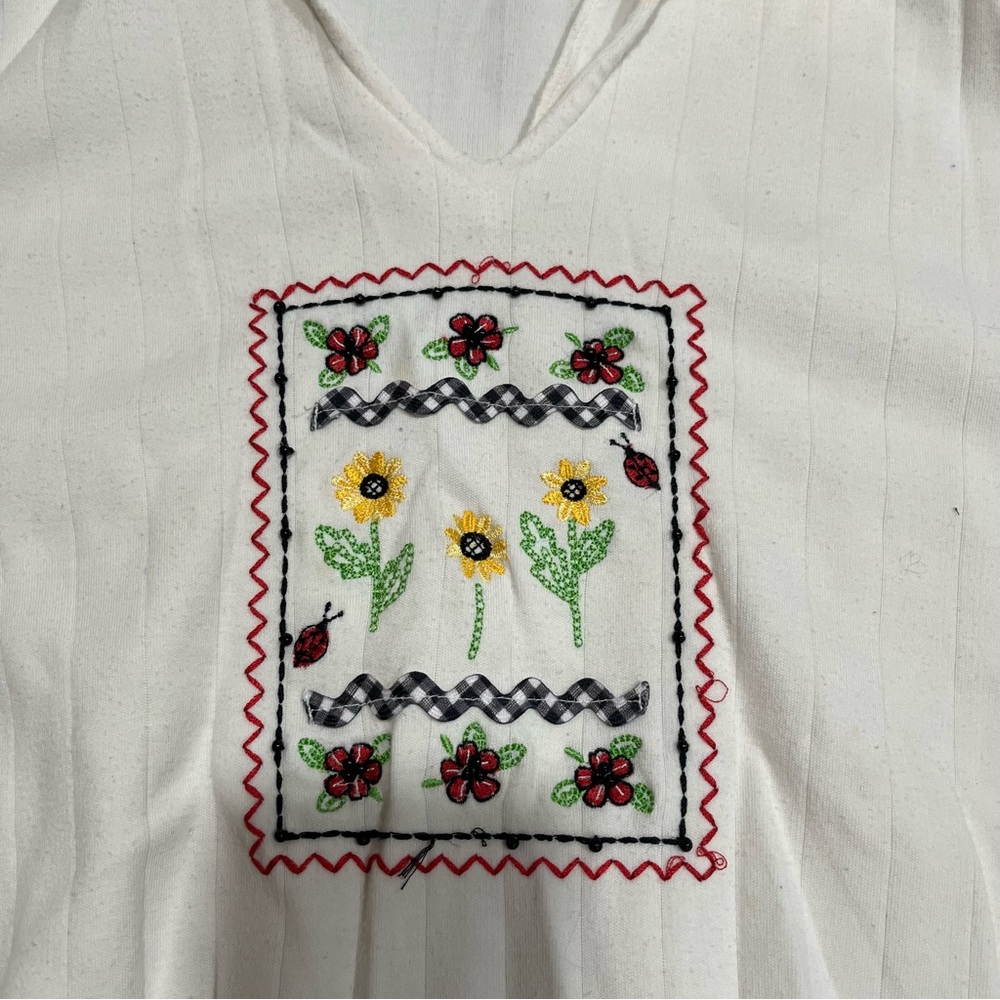 Cream Embroidered Floral Collared Pullover - Picture 2 of 7